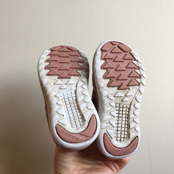 Toddler Pink Saucony Sneakers 5T - Picture 2 of 3